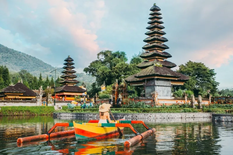 Siaran Pers : Visa Kunjungan Saat Kedatangan (Visa On Arrival) Khusus Wisata Resmi Dibuka untuk WNA dari 23 Negara