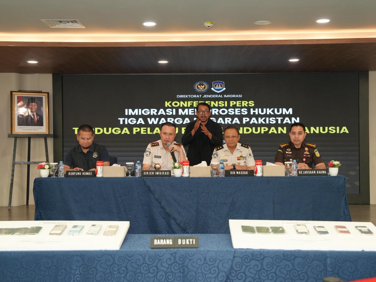 Imigrasi Memproses Hukum Tiga Warga Negara Pakistan Terduga Pelaku Penyelundupan Manusia ke Australia